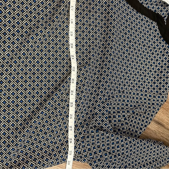 Catherines Button Up Blouse Women’s 3XL Roll Tab Sleeves White Blue Black Career - Picture 7 of 9